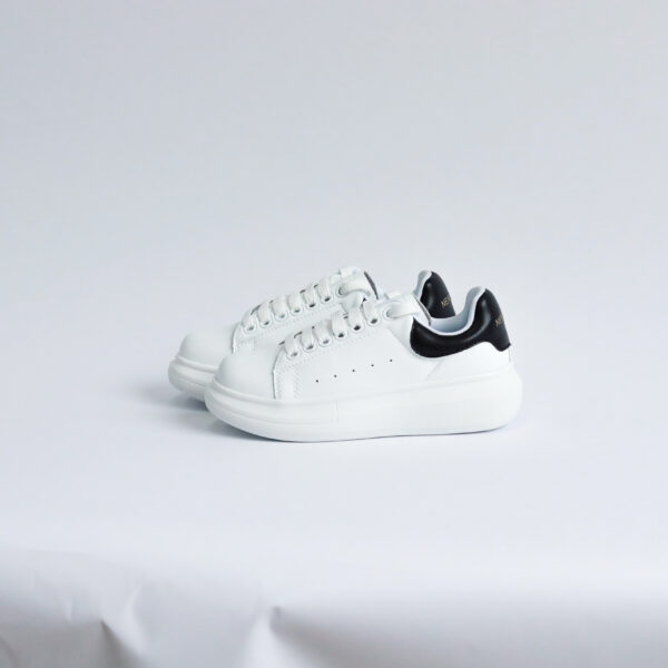 Fashion White Platform Sneakers – Stylish Thick Sole Casual Shoes with Black Accent Detailing - Image 3