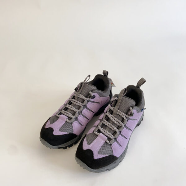 Purple Outdoor Hiking Shoes – Durable Non-Slip Traction Sole, Breathable Mesh Fabric & Stylish Grey-Black Accent Design - Image 3
