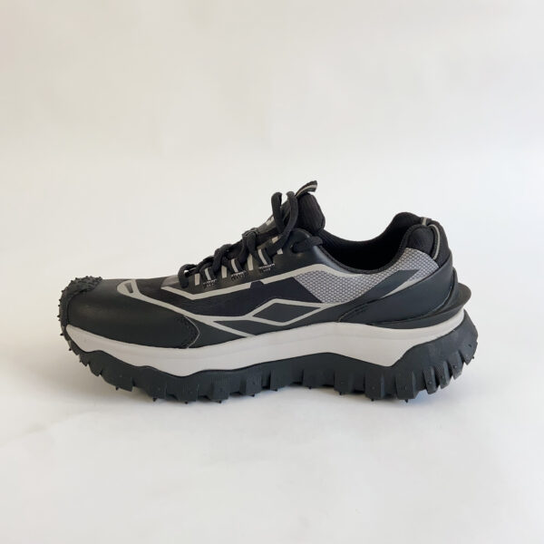 Black Outdoor Athletic Shoes – Durable Traction Sole, Mesh Accent Design & Stylish Grey-White Detailing - Image 3